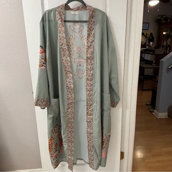 Shayla Laurel Green Satin Floral Cheetah Robe Big Cats Lounge Spa Relaxation OS - Picture 2 of 13